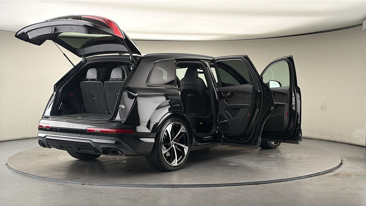 More views of Audi SQ7