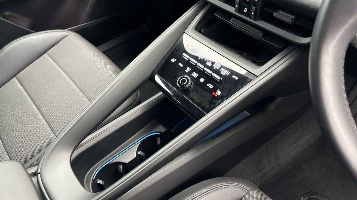 Porsche Macan Image 18