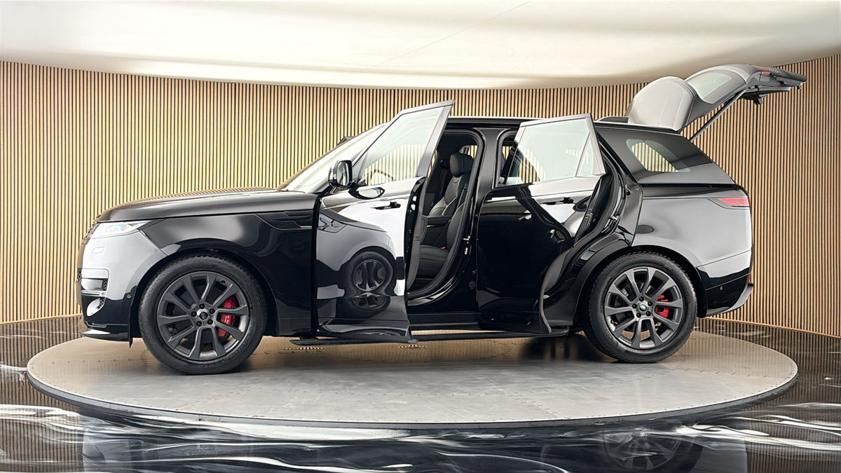 More views of Land Rover Range Rover Sport