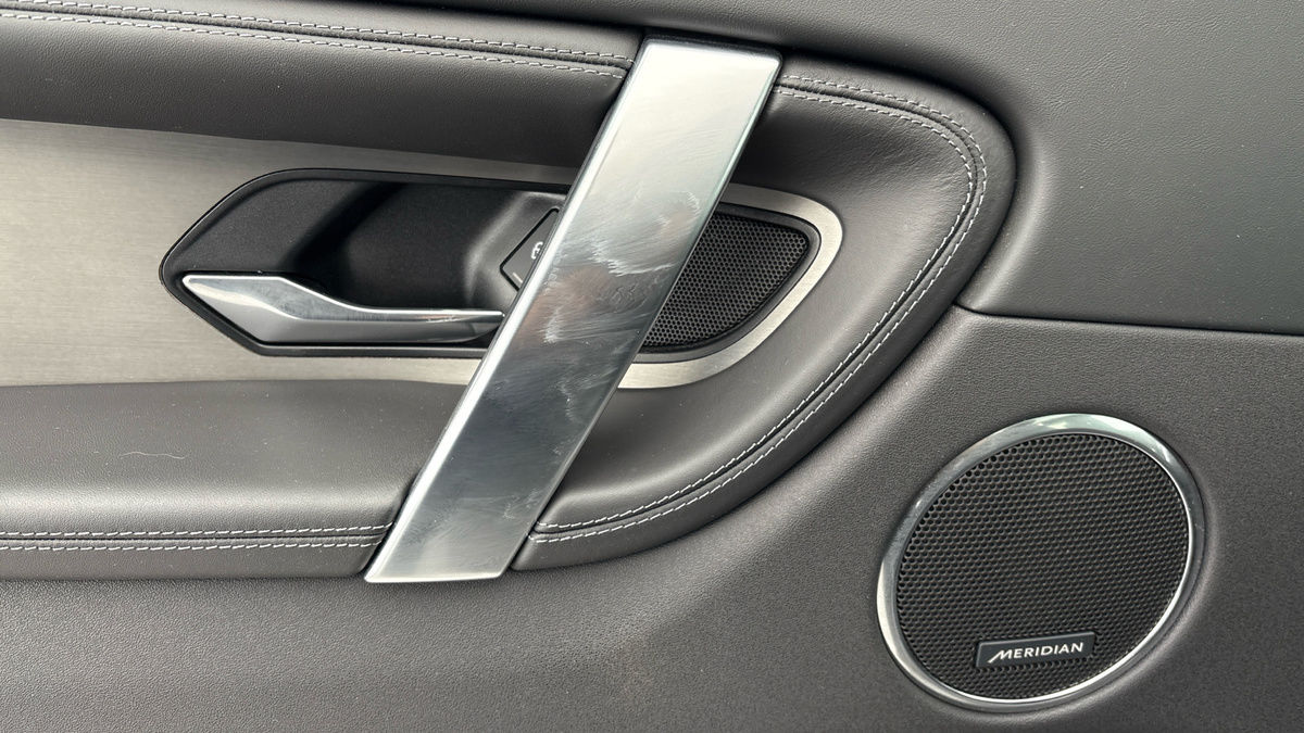 Land Rover Discovery Sport Image 19