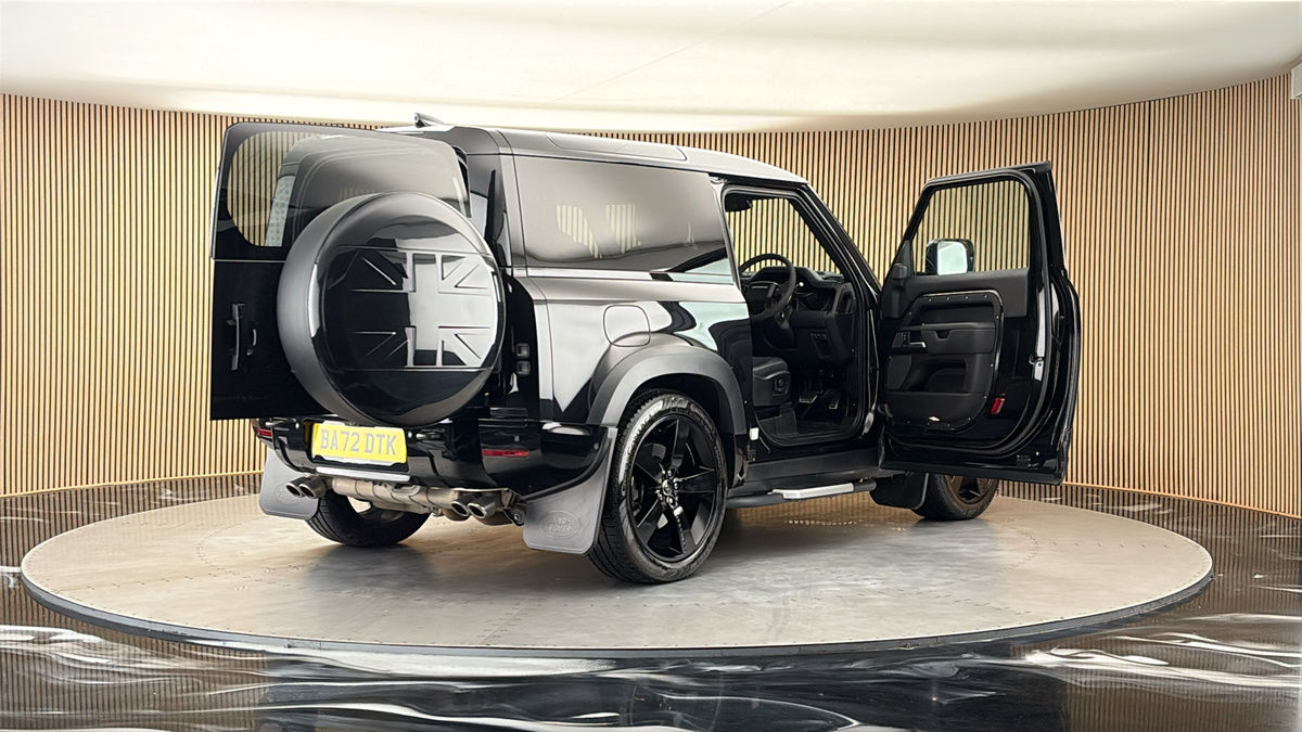 More views of Land Rover Defender 90
