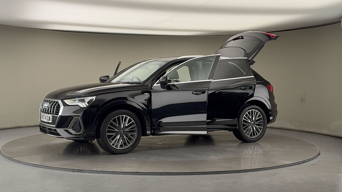 More views of Audi Q3