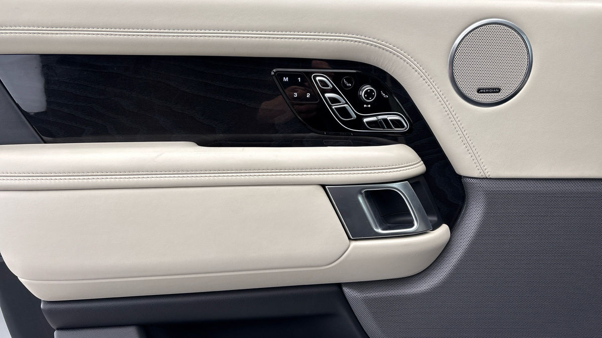 Land Rover Range Rover Image 19