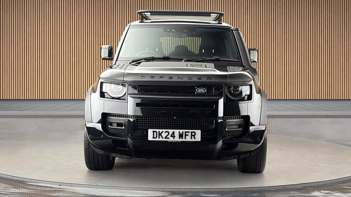 Land Rover Defender 110 Image 3