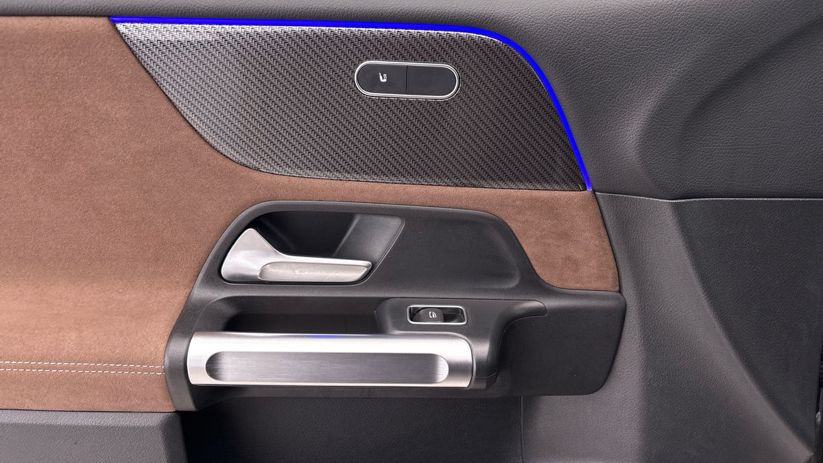 Mercedes-Benz GLB Image 19