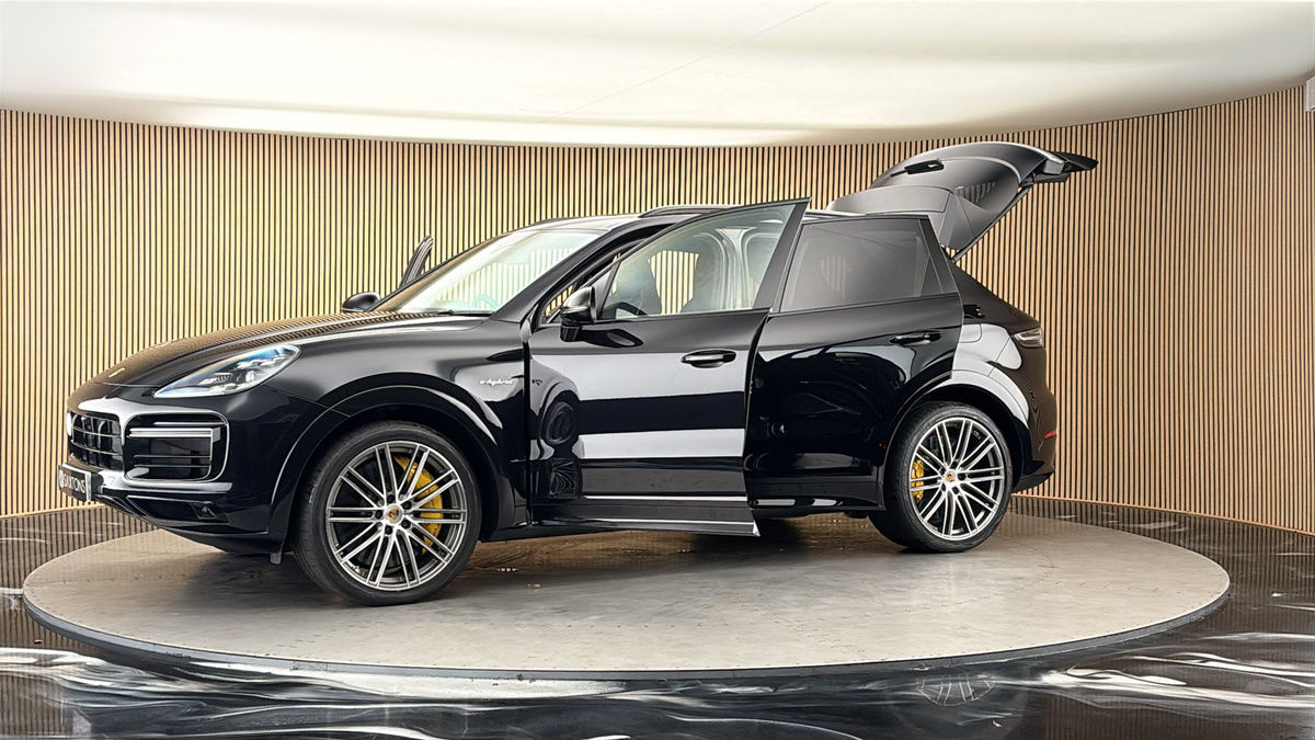 More views of Porsche Cayenne