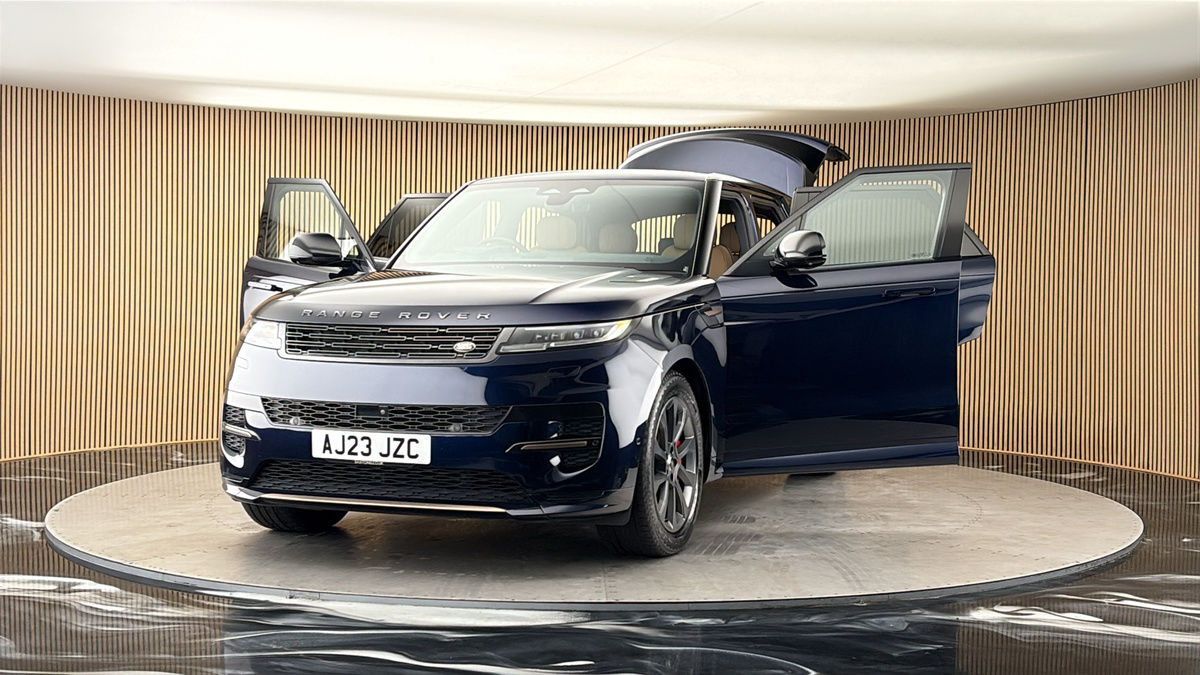 More views of Land Rover Range Rover Sport