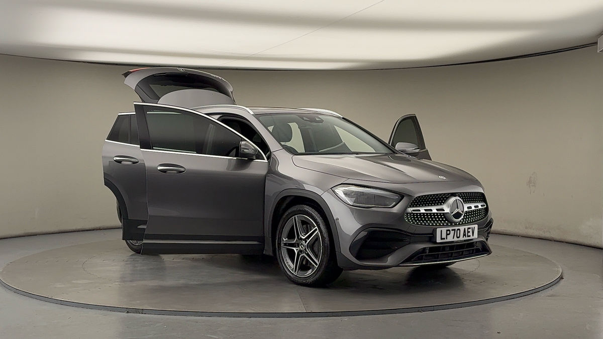 More views of Mercedes-Benz GLA