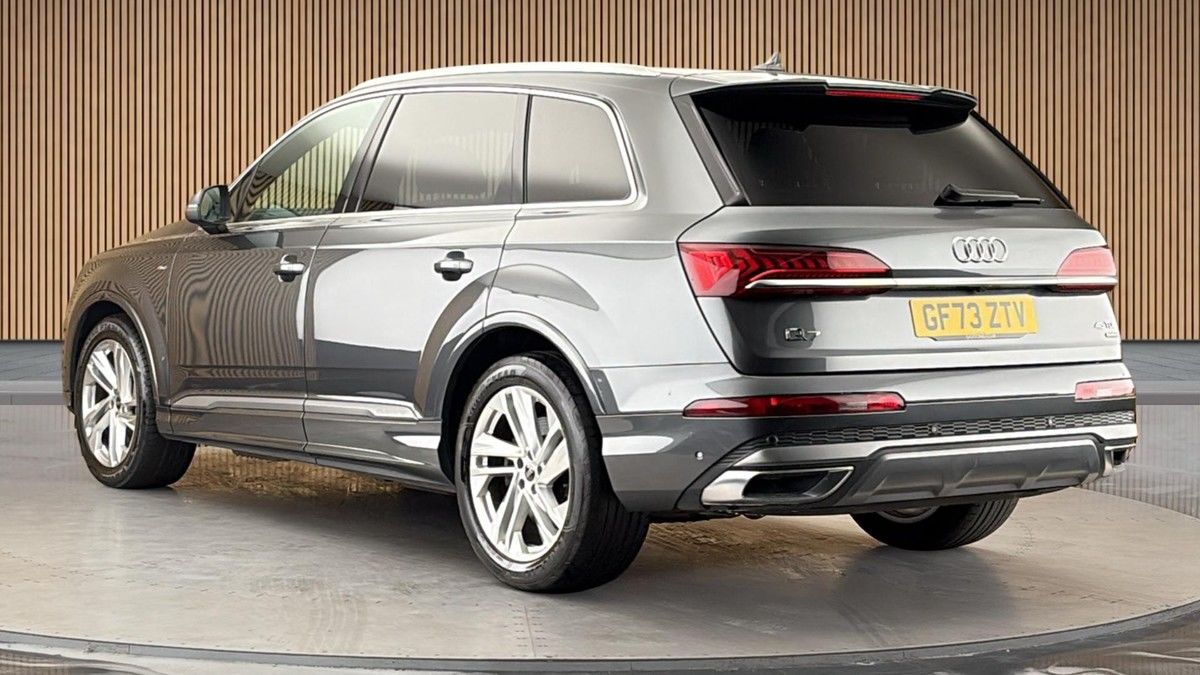 Audi Q7 Image 2