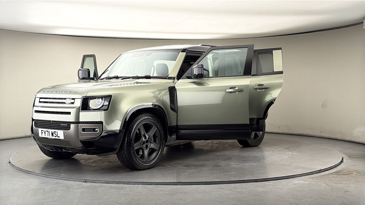 More views of Land Rover Defender 110