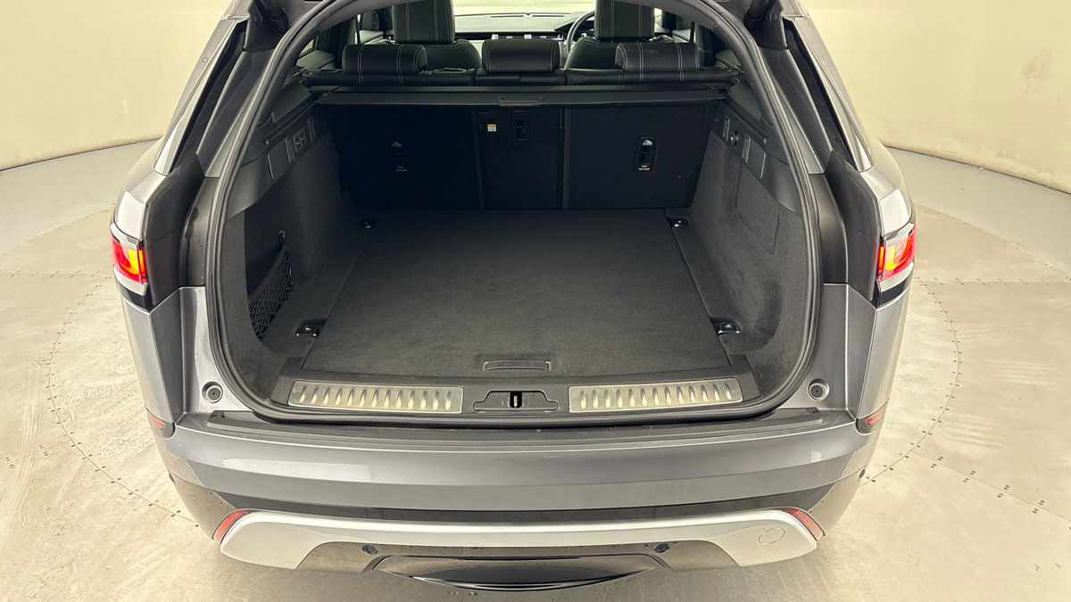 Land Rover Range Rover Velar Image 11
