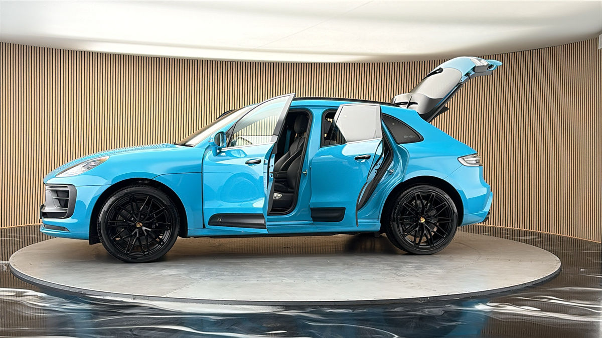 More views of Porsche Macan