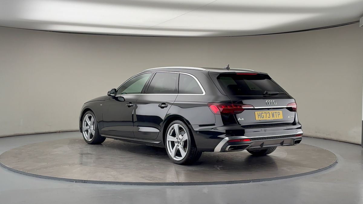 Audi A4 Avant Image 2