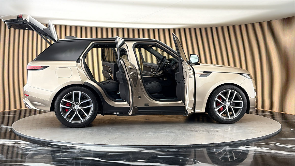 More views of Land Rover Range Rover Sport