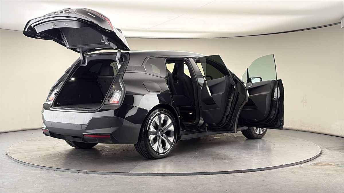 More views of BMW iX