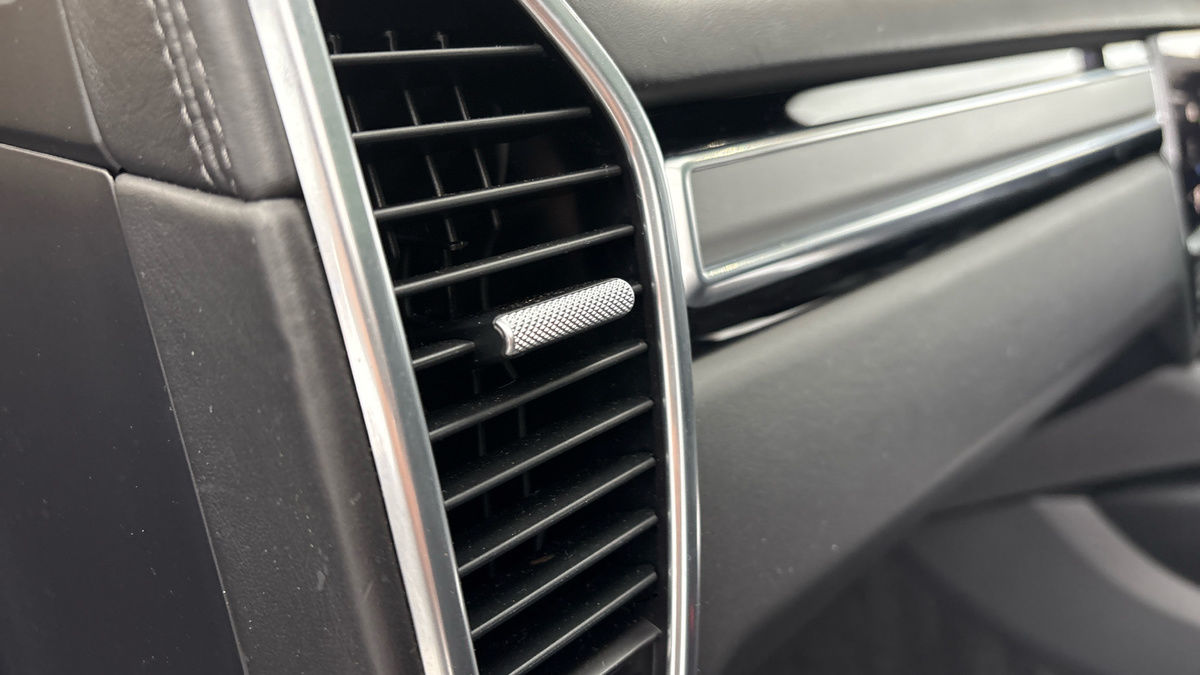 Porsche Cayenne Image 37