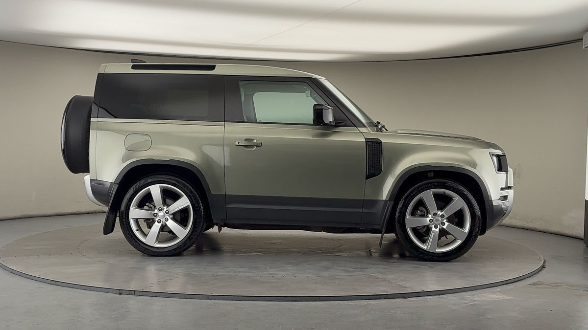 Land Rover Defender 90 Image 16