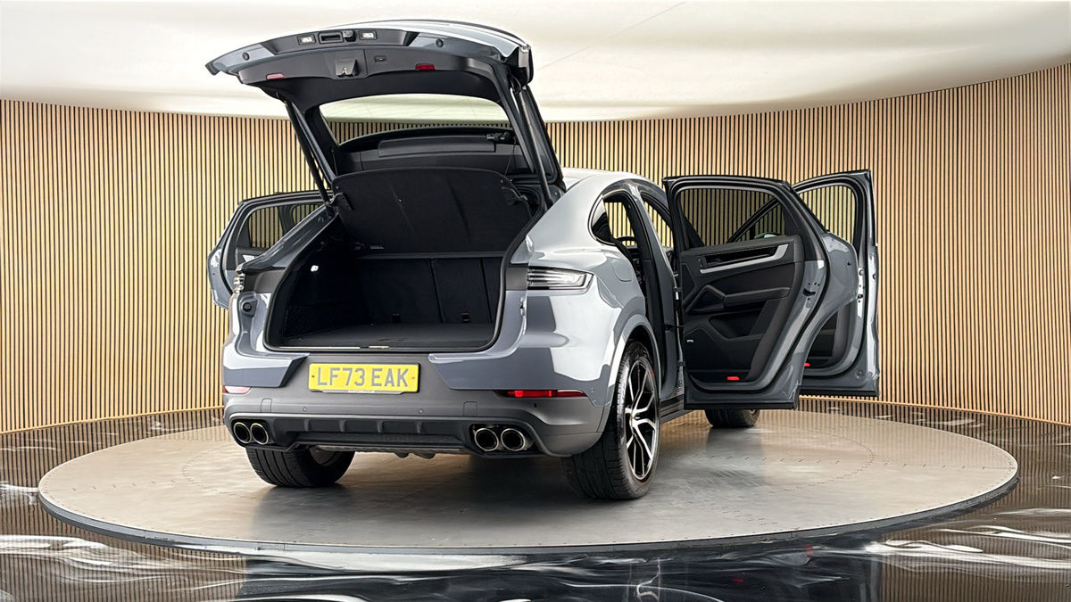 More views of Porsche Cayenne