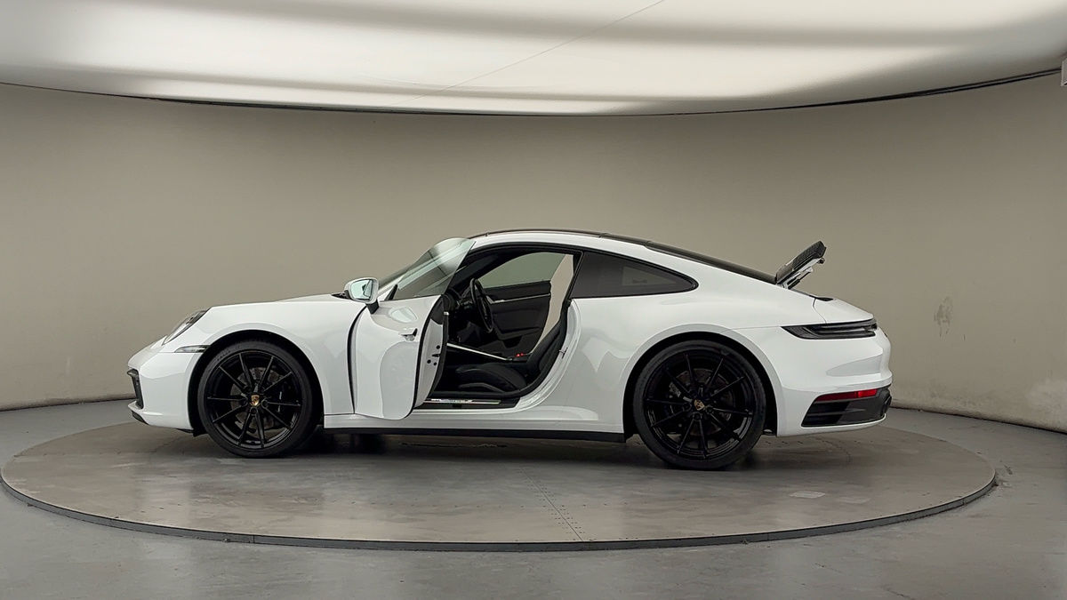 More views of Porsche 911