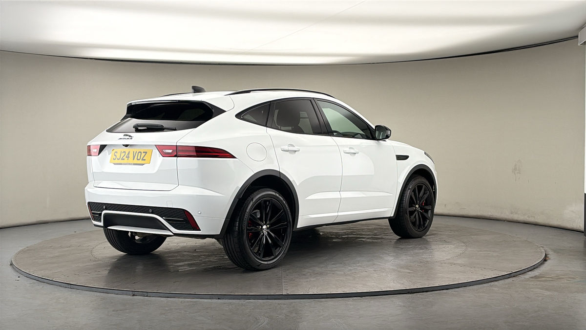 Jaguar E-PACE Image 21