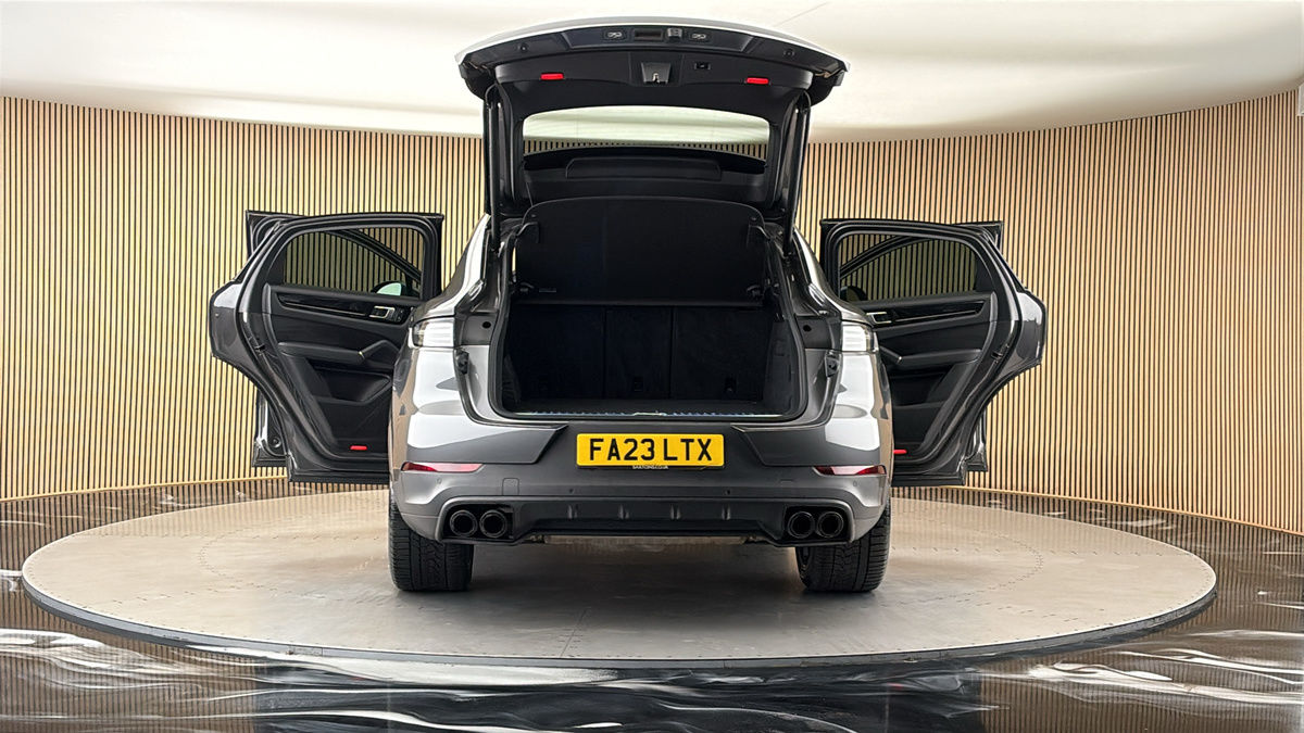 More views of Porsche Cayenne