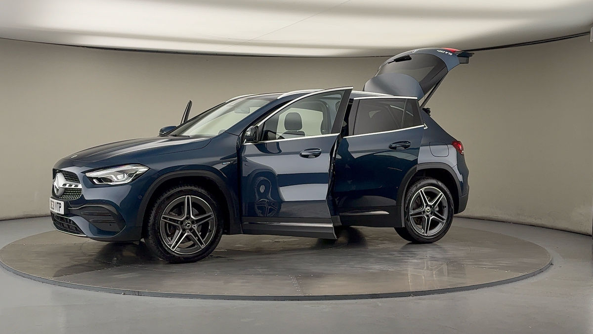 More views of Mercedes-Benz GLA