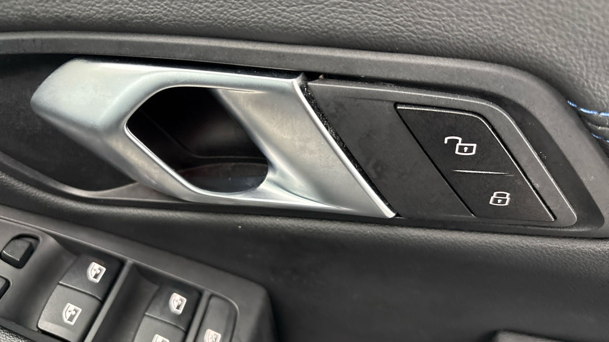 BMW 3 Series Image 26