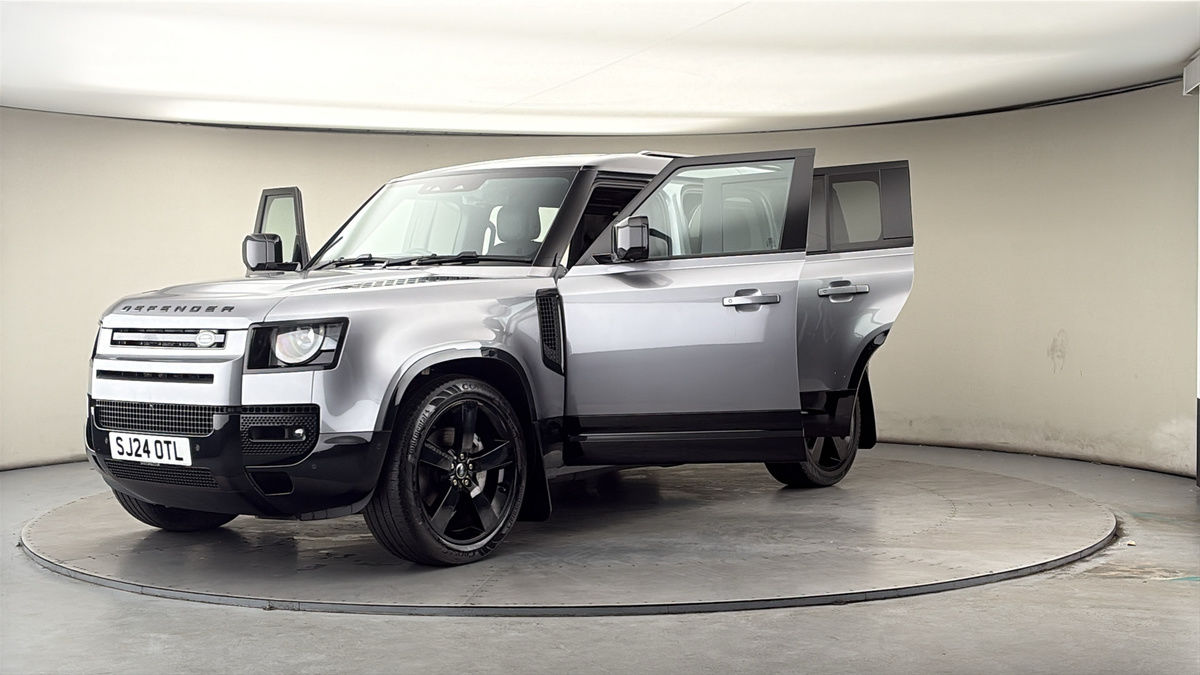 More views of Land Rover Defender 110