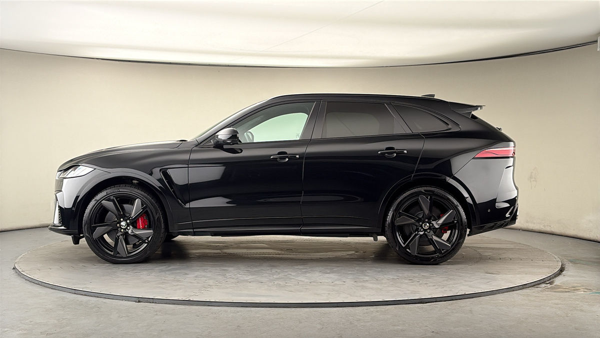 Jaguar F-PACE Image 15