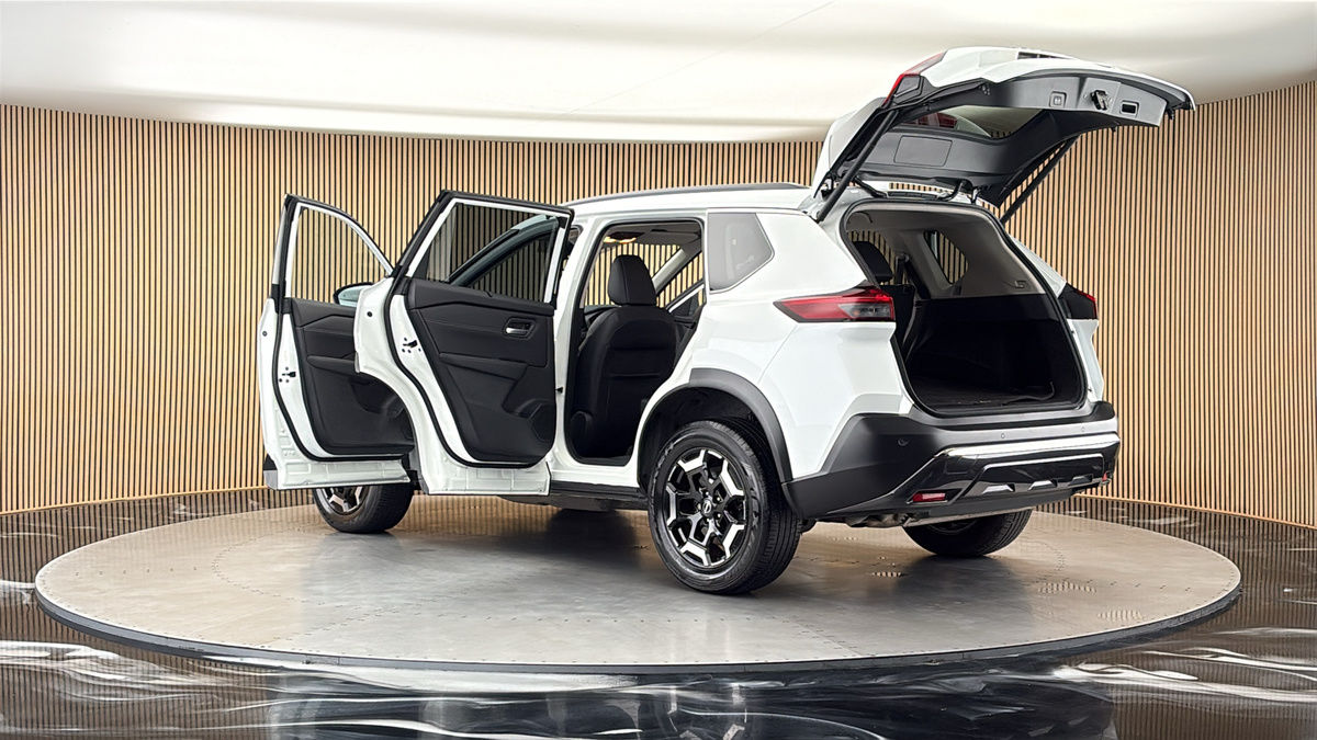 More views of Nissan X-Trail