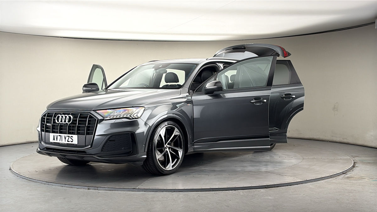 More views of Audi Q7