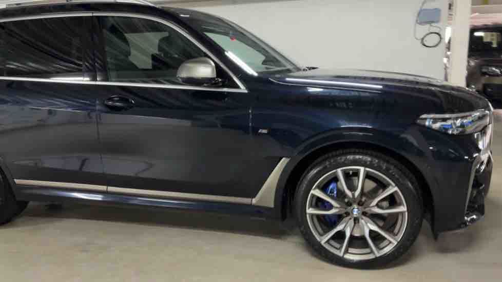 More views of BMW X7