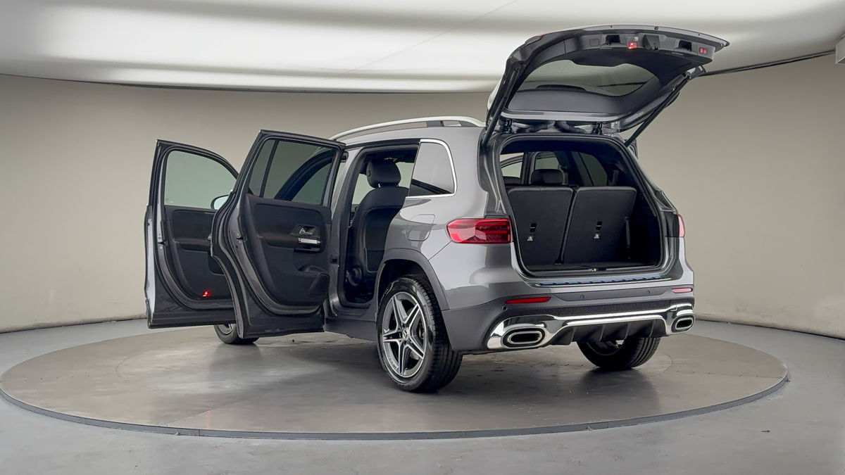 Mercedes-Benz GLB Image 23