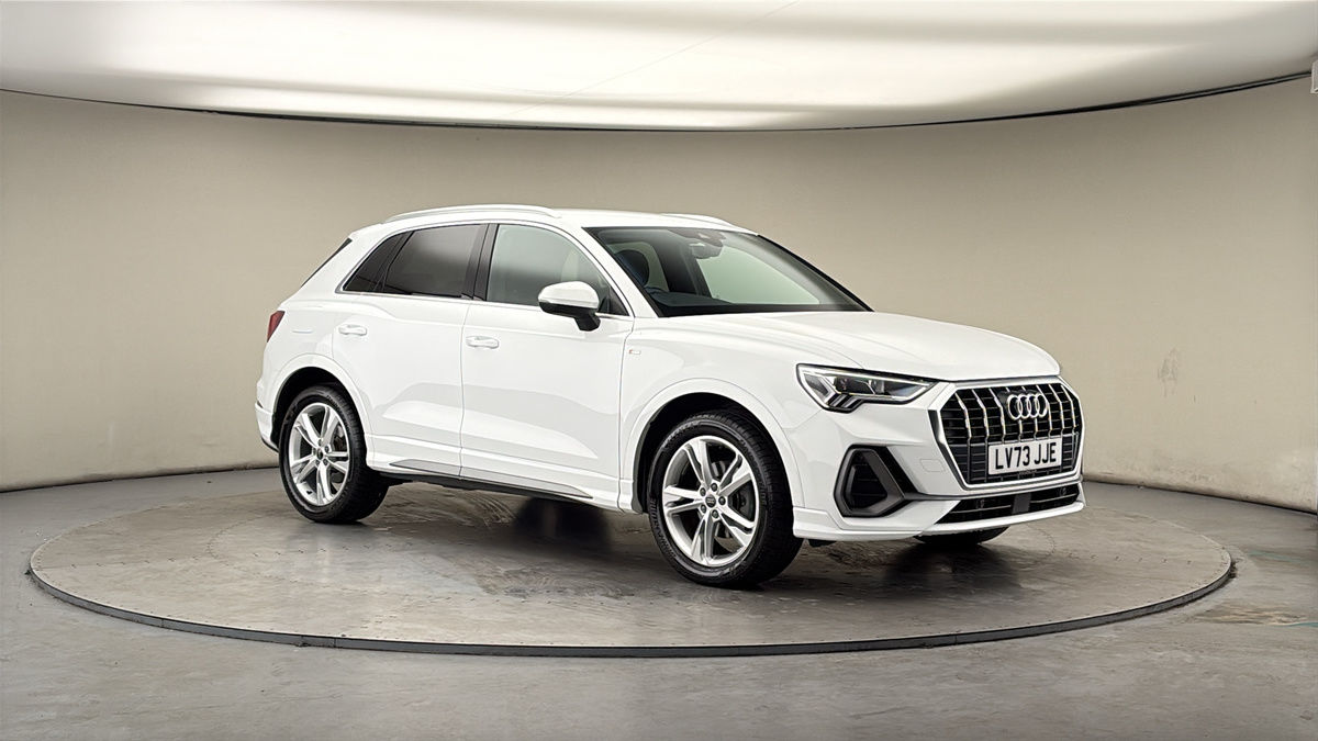 More views of Audi Q3