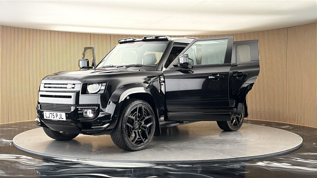 More views of Land Rover Defender 110