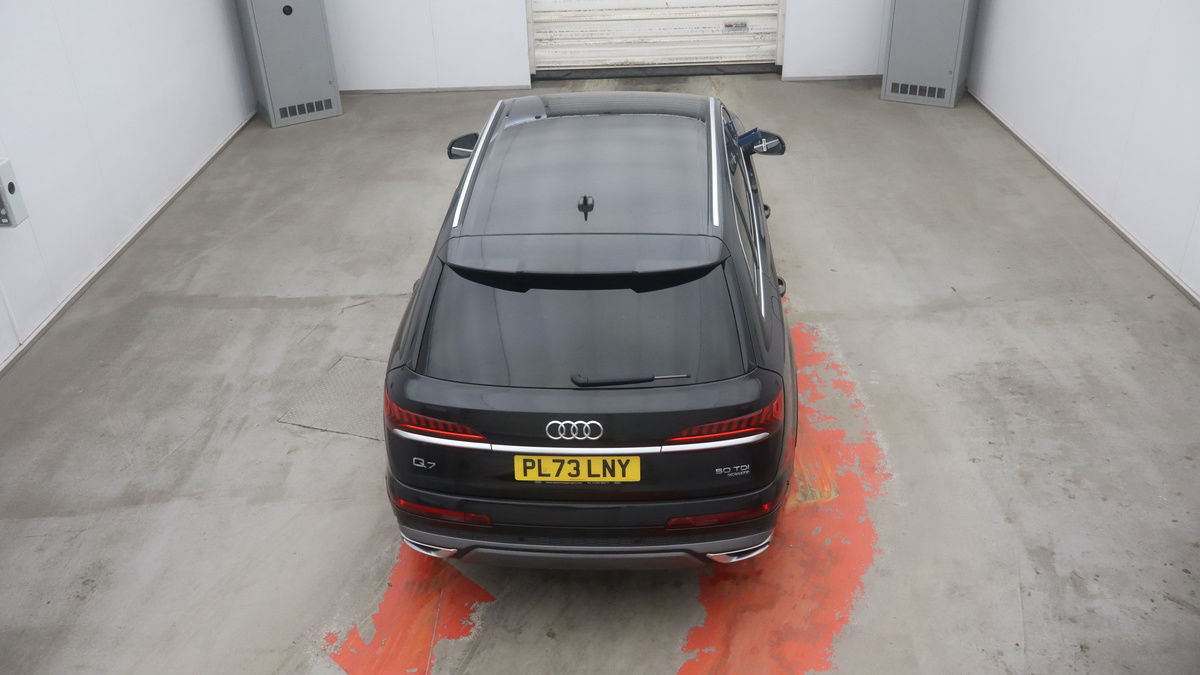Audi Q7 Image 8