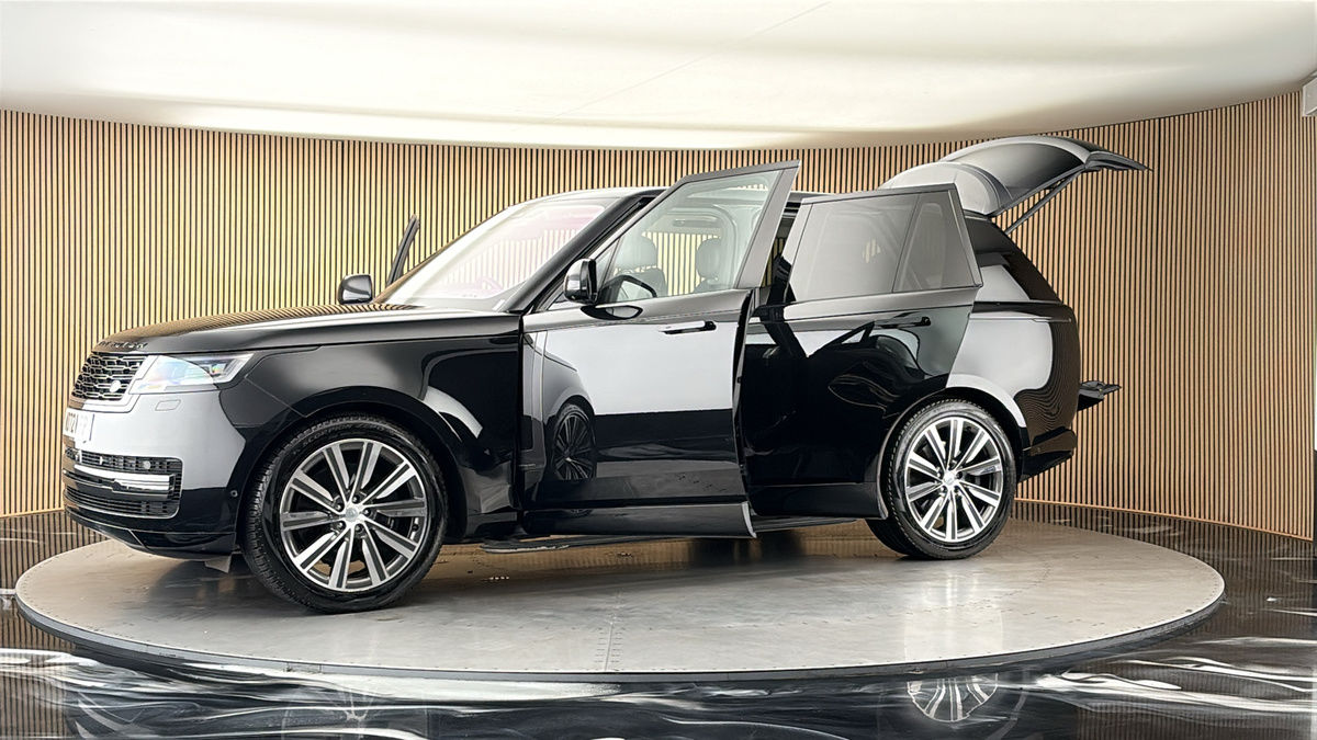 More views of Land Rover Range Rover