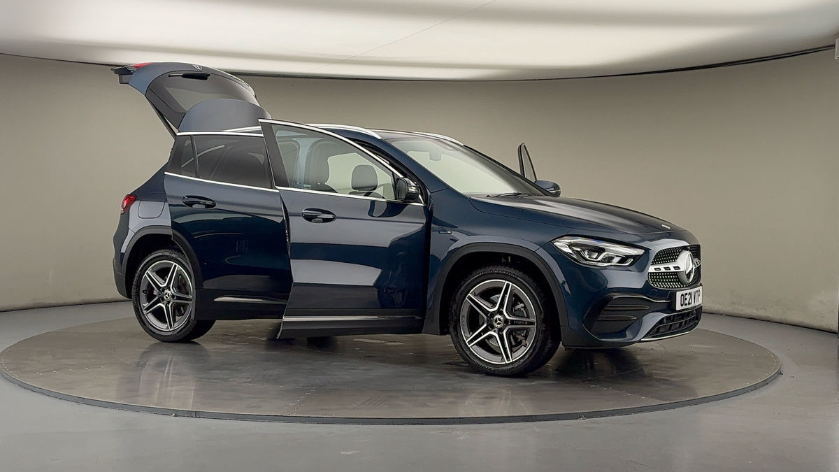 More views of Mercedes-Benz GLA