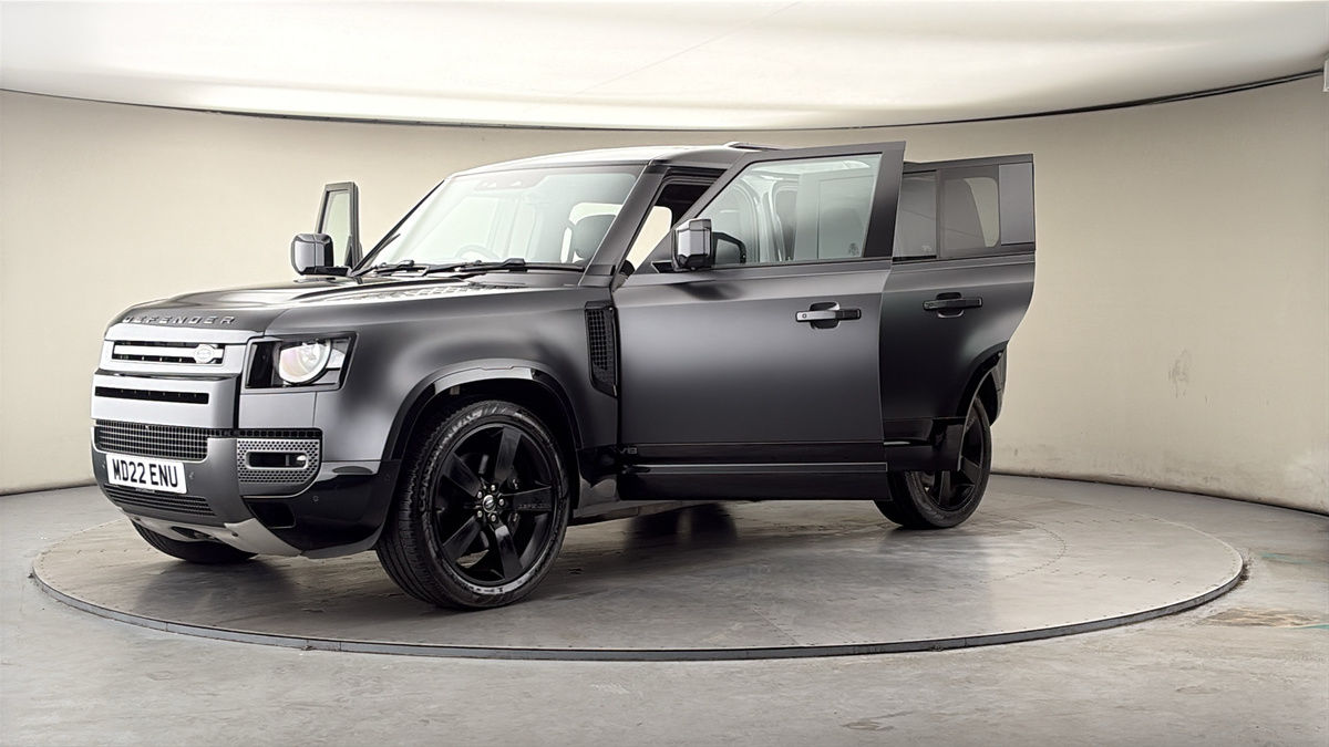 Land Rover Defender 110 Image 22