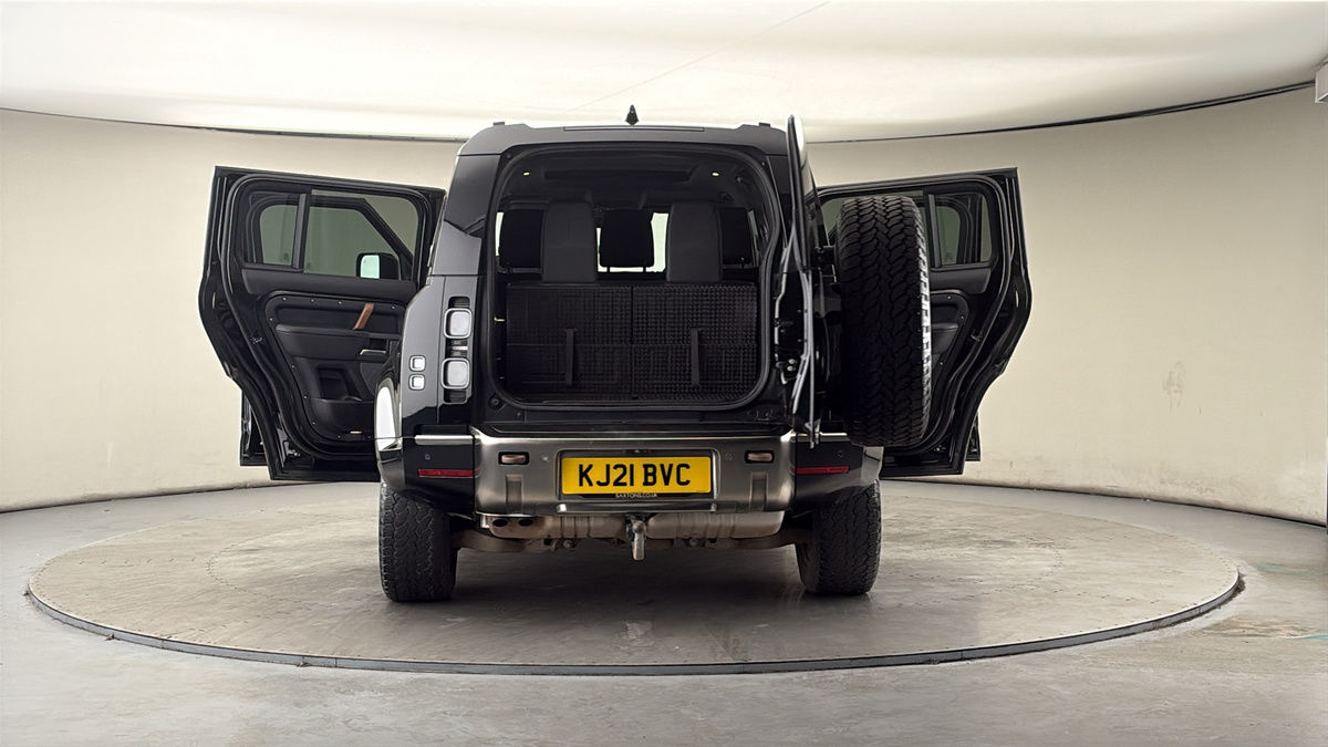 More views of Land Rover Defender 110