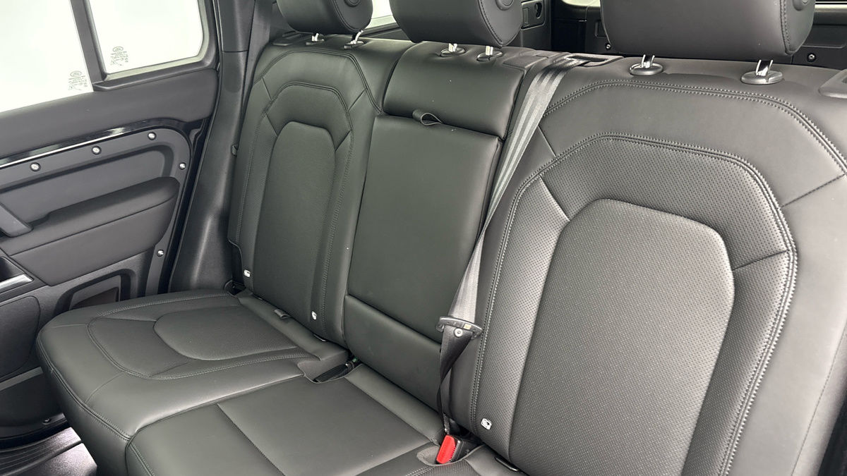 Land Rover Defender 110 Urban Image 8