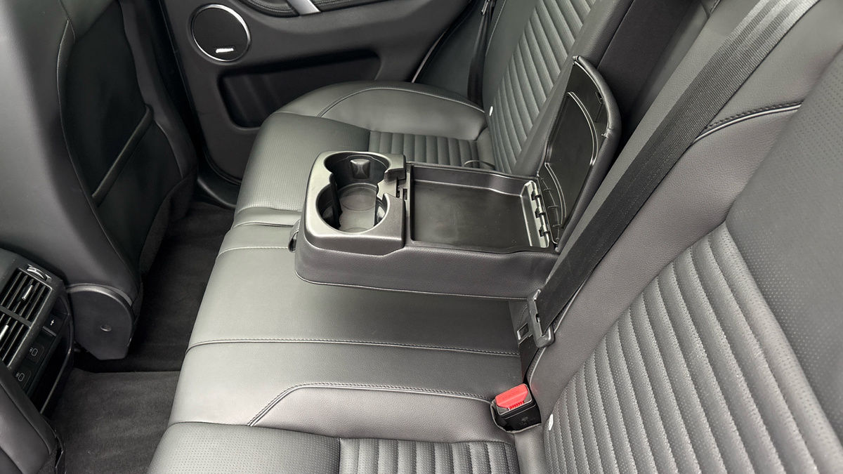 Land Rover Discovery Sport Image 9