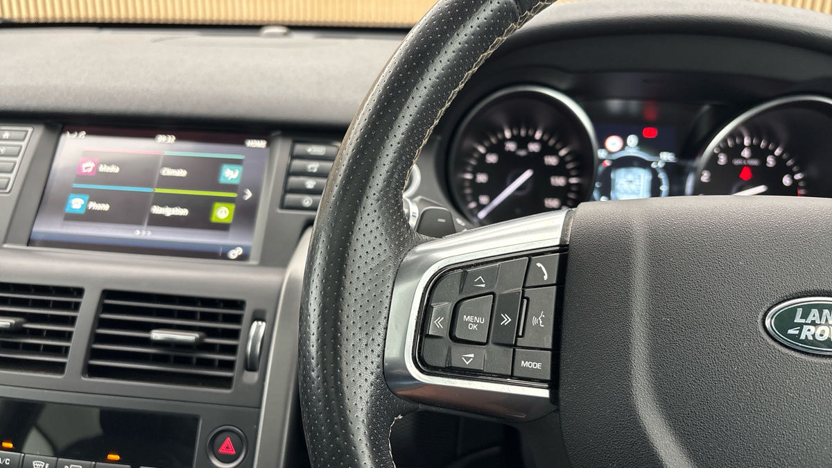 Land Rover Discovery Sport Image 13