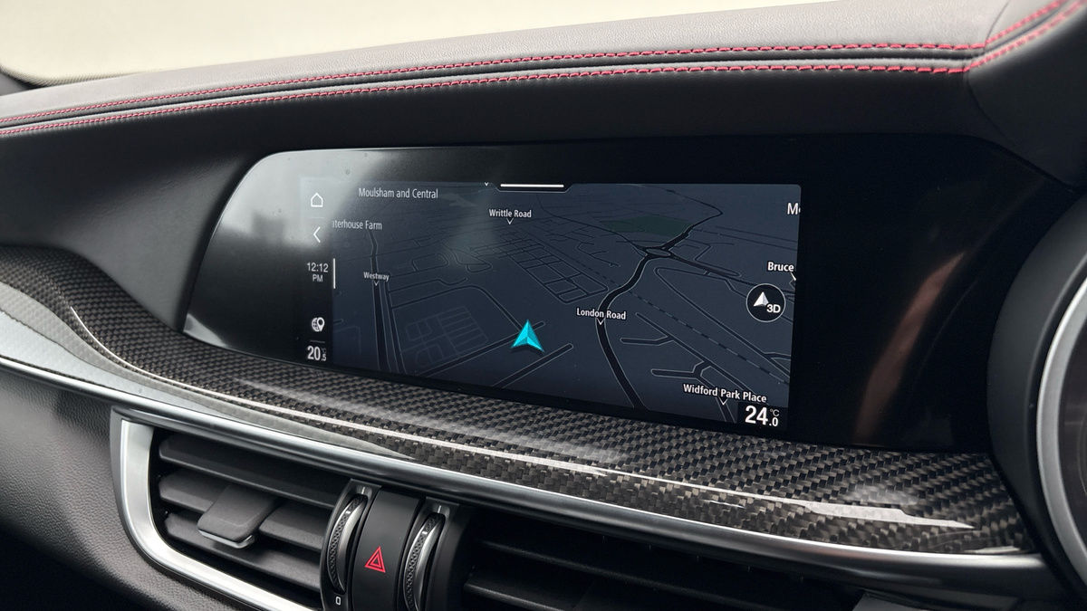 Alfa Romeo Stelvio Image 17