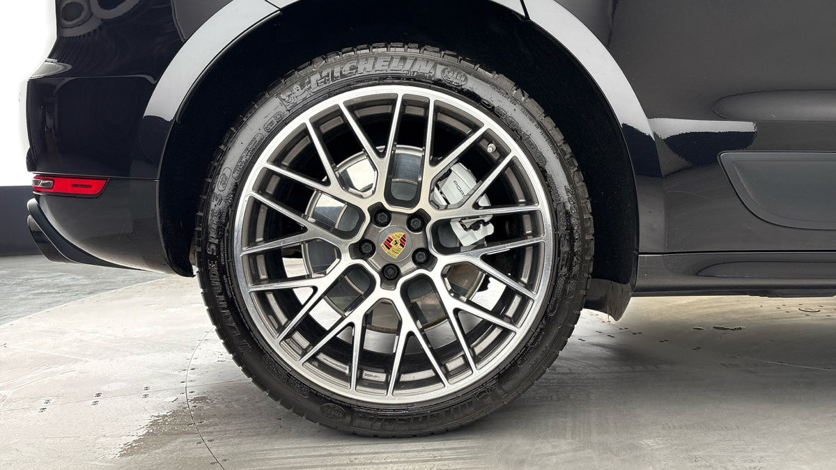 Porsche Macan Image 10