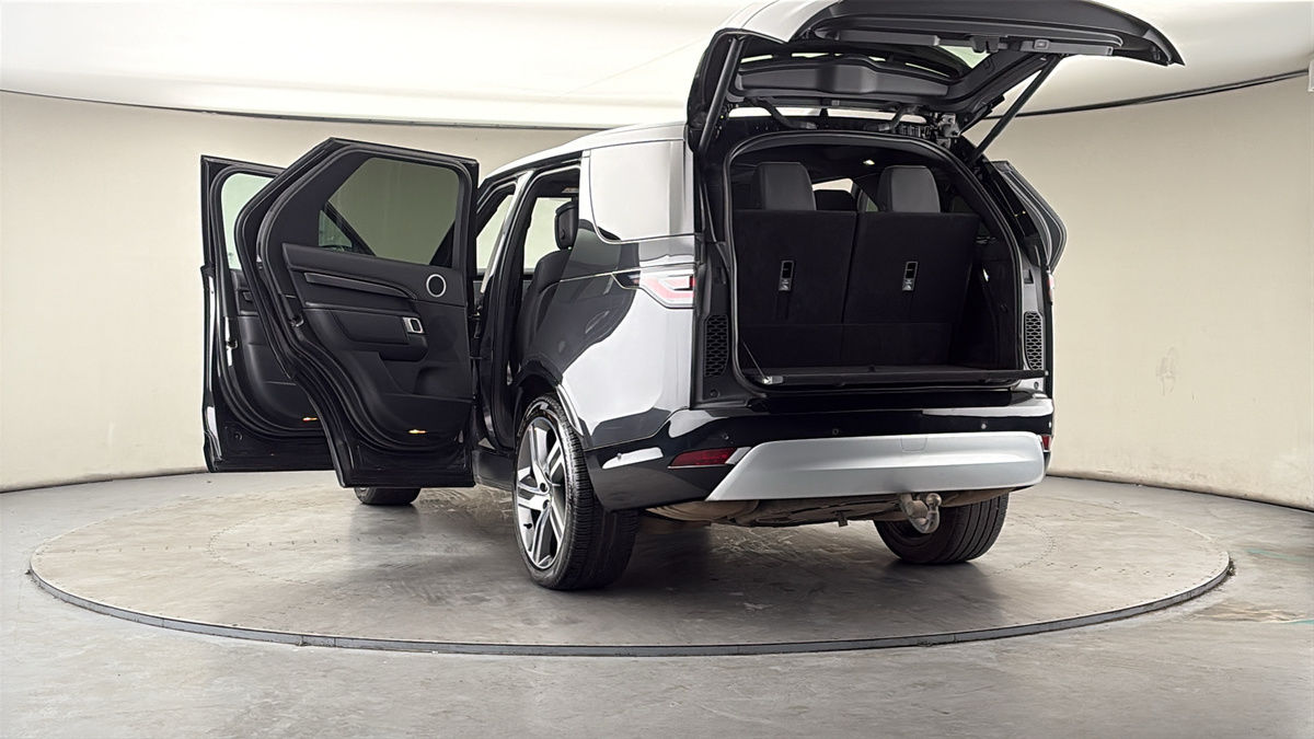 More views of Land Rover Discovery