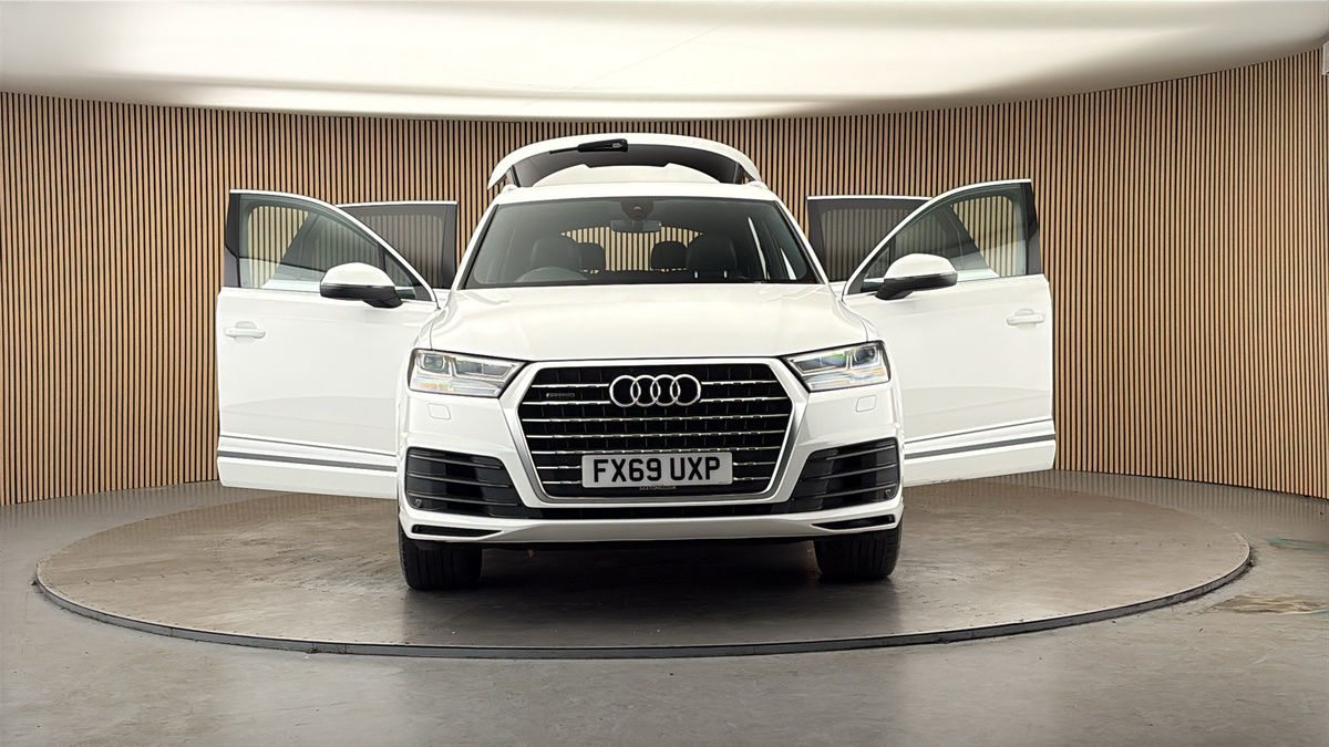 More views of Audi Q7