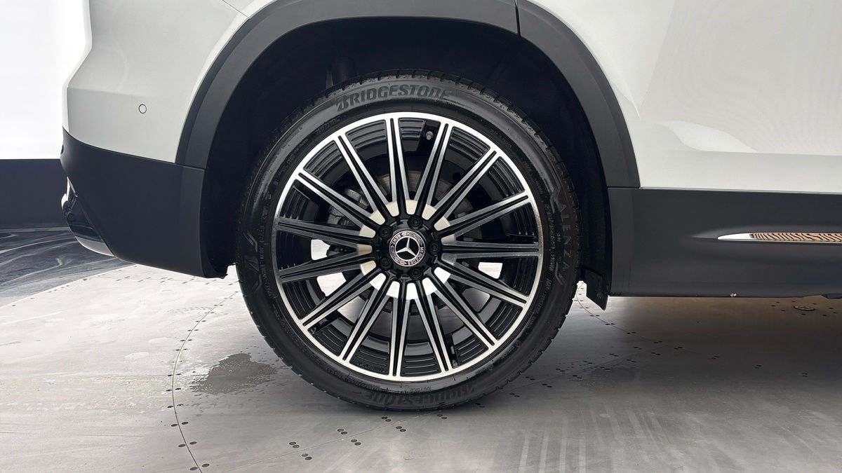 Mercedes-Benz GLB Image 10