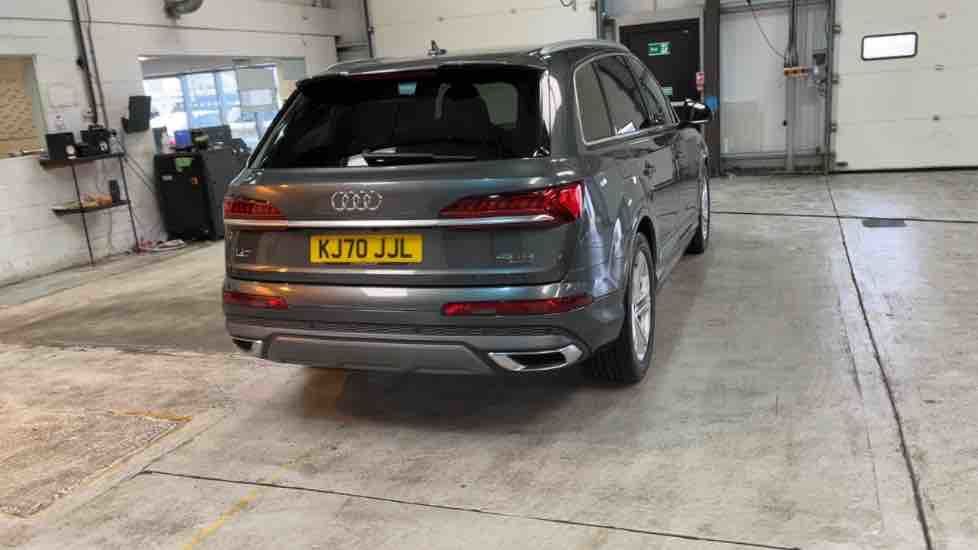 More views of Audi Q7