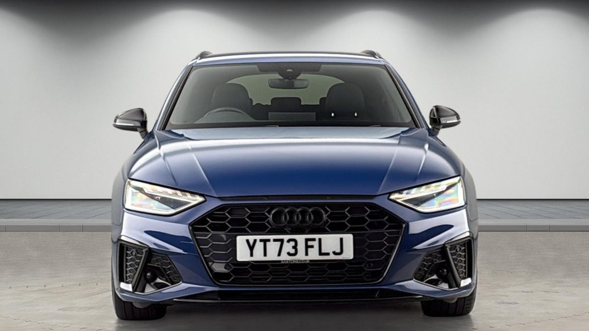 Audi A4 Avant Image 3